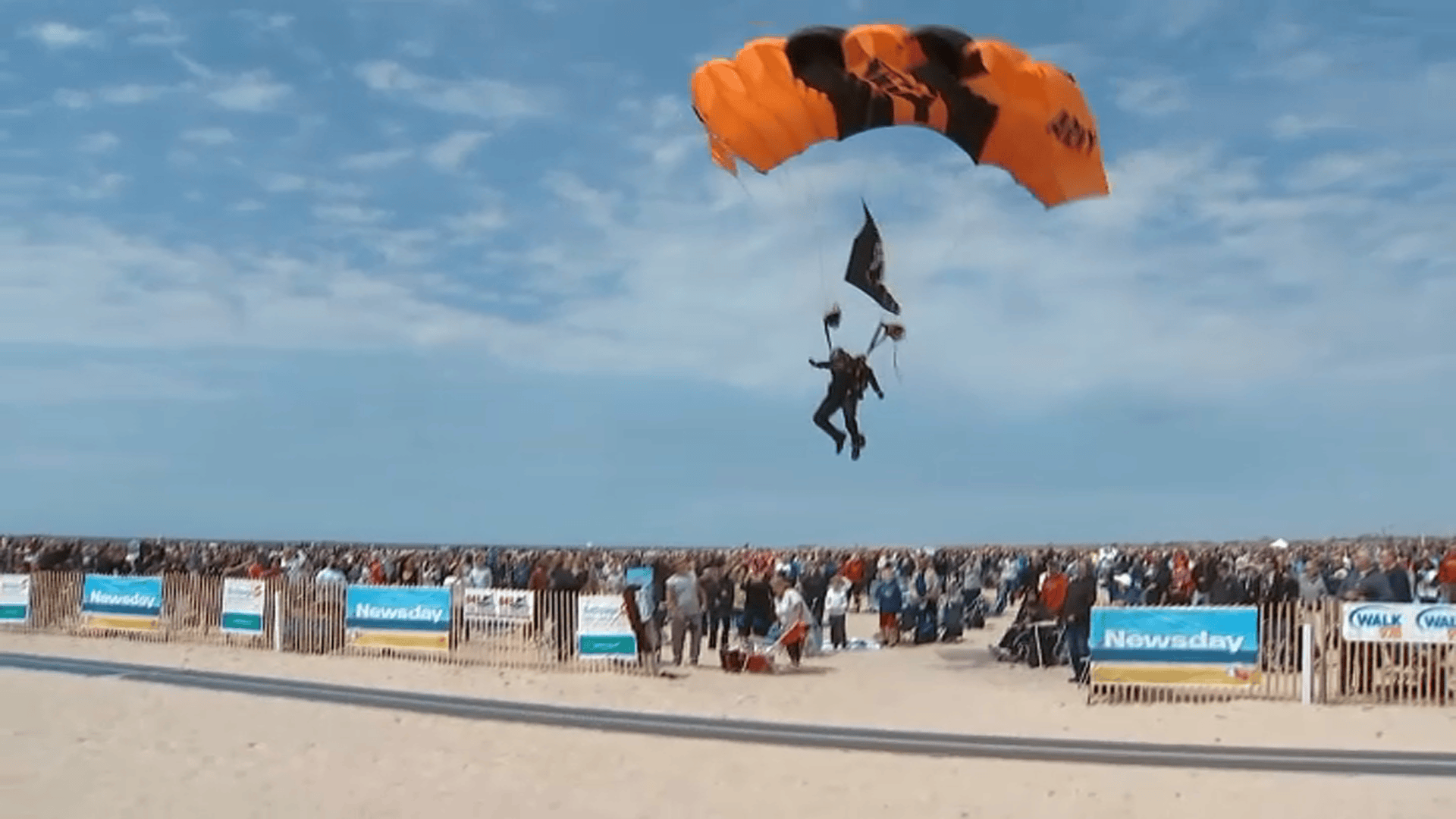 Winds Drop Parachutist Onto Crowds as Weekend Weather Threatens Bethpage Air Show - Vimarsana News