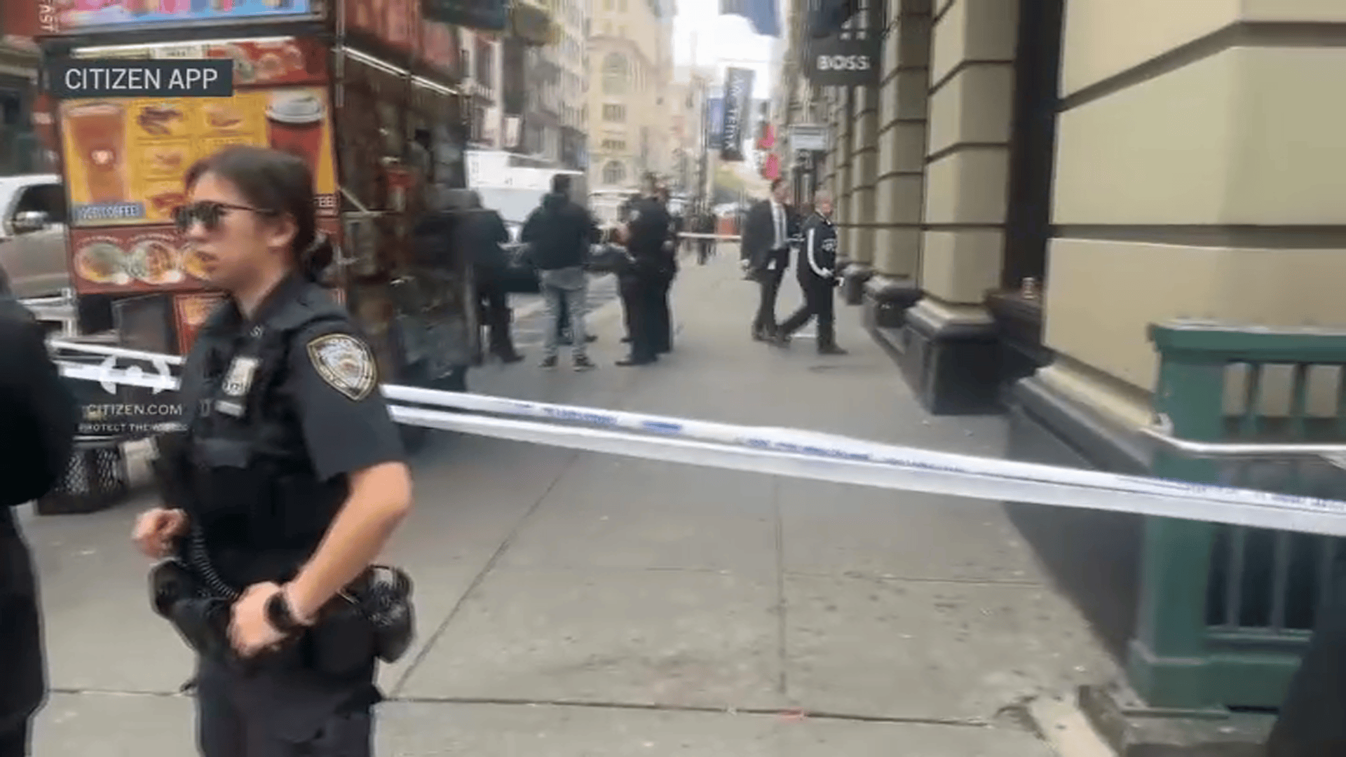 Man stabbed in SoHo in center of the afternoon as NYPD searches for attacker