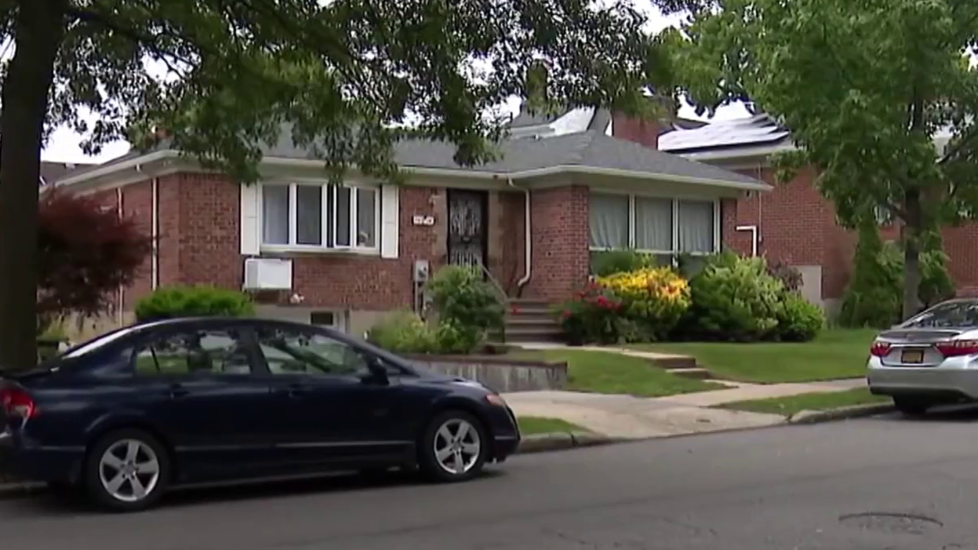 Armed robbers tie up household in Queens residence invasion, take ,000 in money and jewellery