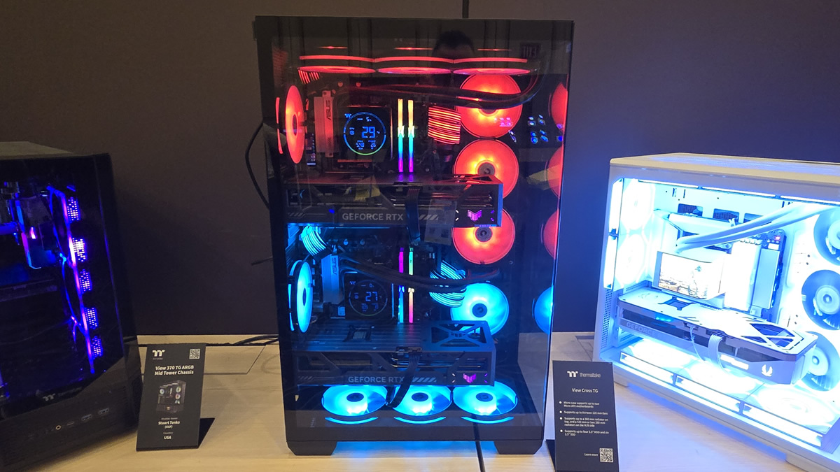 Thermaltake Launches The Ultimate His Her Dual PC Case At CES OC3D ThermalTake View Cross TG 