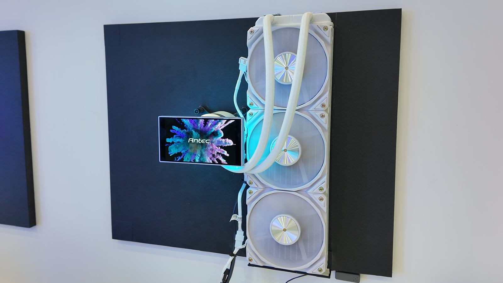 Antec's Vortex View 360 CPU Cooler Review: Big Screen, Better Cooling (2026)