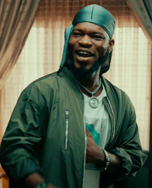 Broda Shaggi in a glo ad