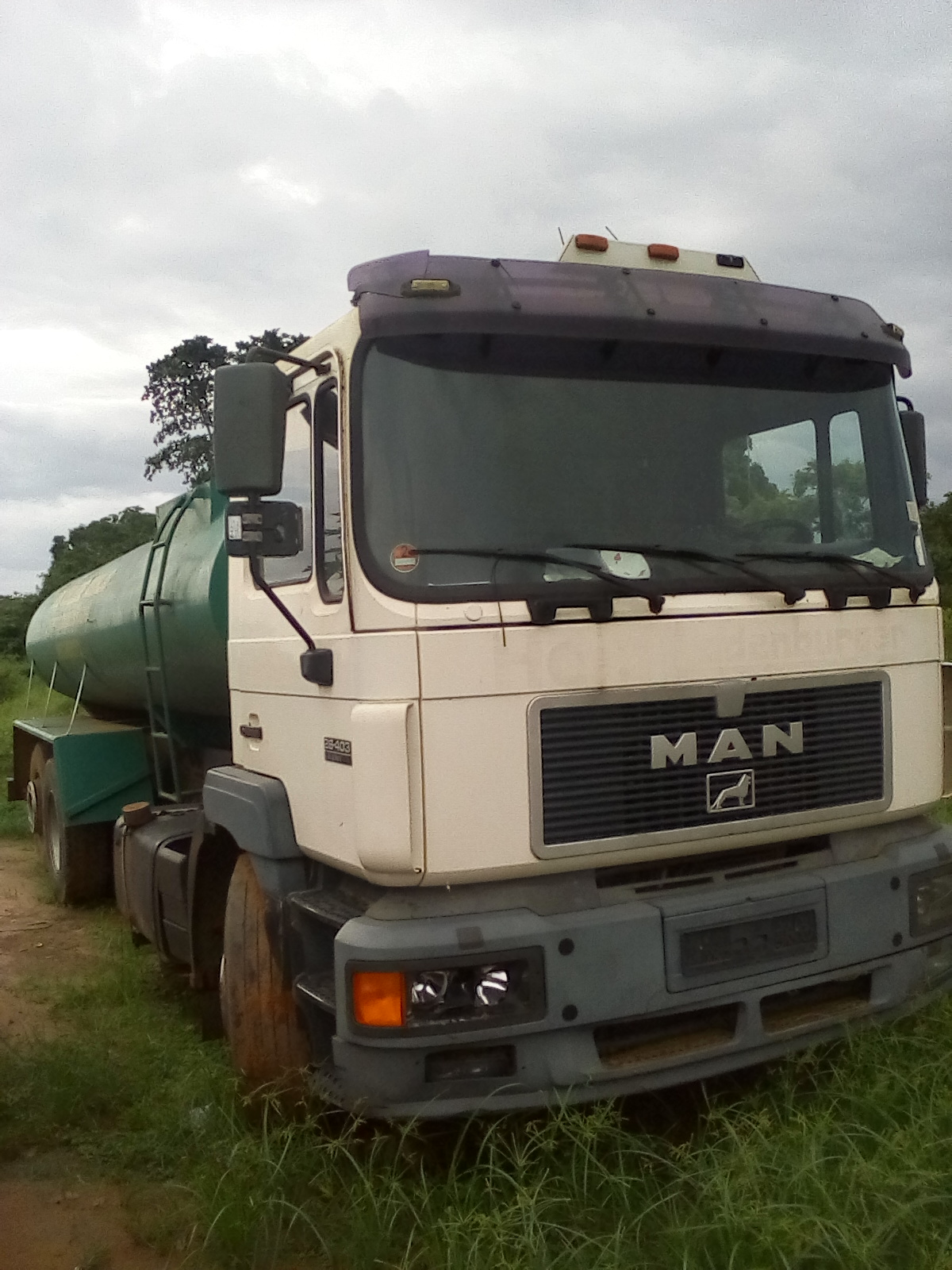 The broken down water truck at Igbokoda