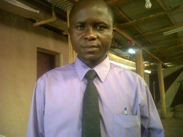 Dipo Awojobi, First Weekly Magazine editor