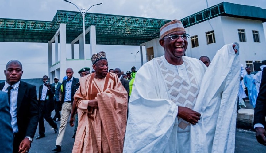 Abubakar Bawuro in white Agbada and Abdullahi Ganduje during an inspection at the facility shortly before commissioning.