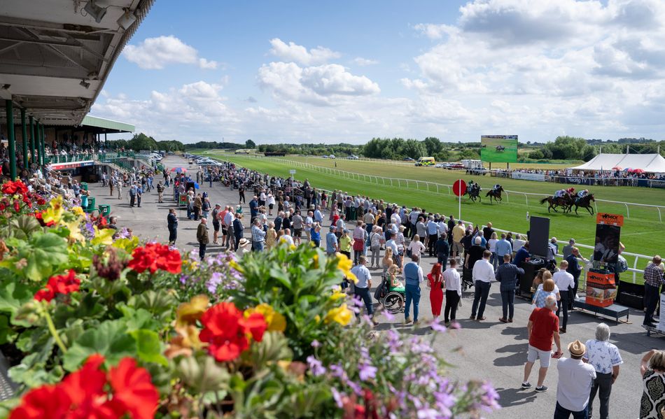 Dion Dublin Celebrates First Owner Victory as Lady Dublin Powers to Win | Horse Racing Highlights (2026)