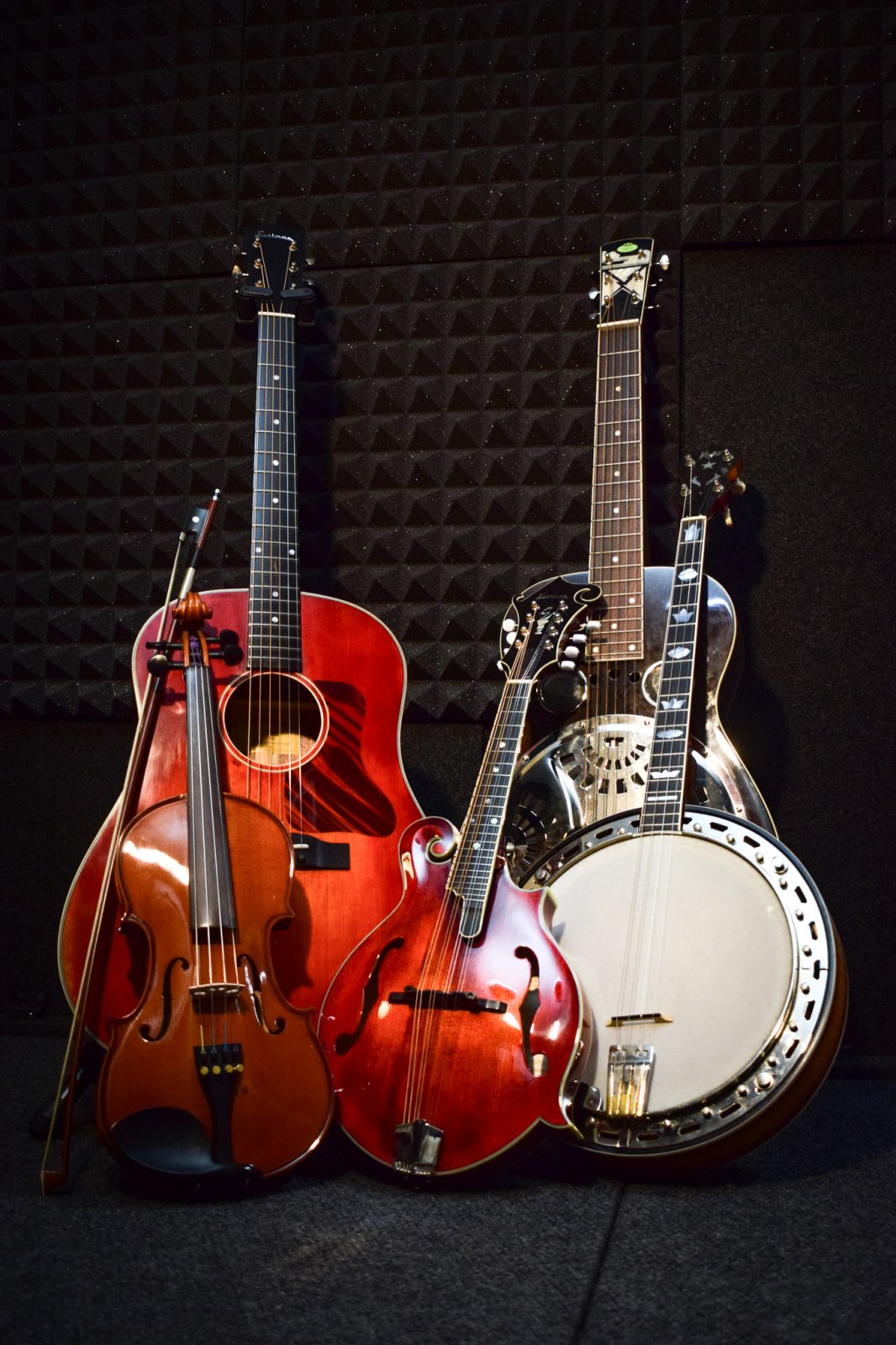 Experience island resort amenities and the natural beauty of maine in home at diamond cove, a brief ferry ride from the booming city of portland. Diamond Cove Music Shop Online Gloucester Ma