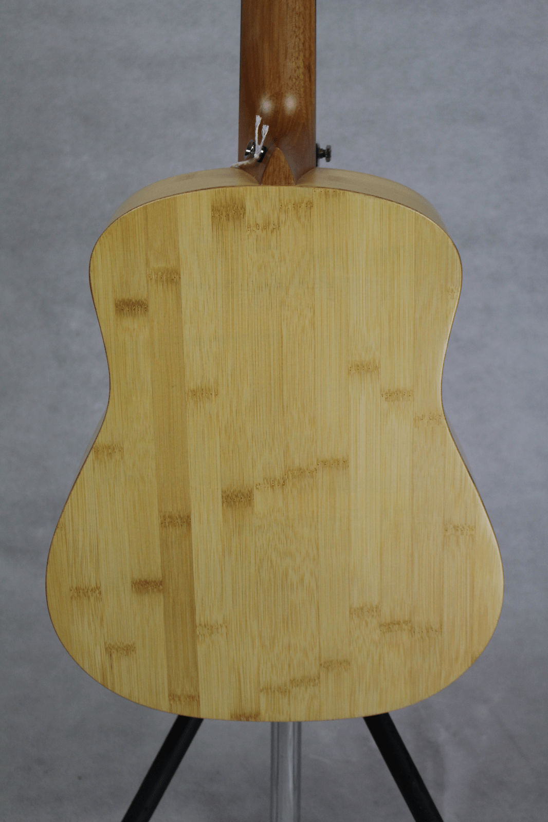 Luna Guitars Fall Facebook Giveaway Many Folks