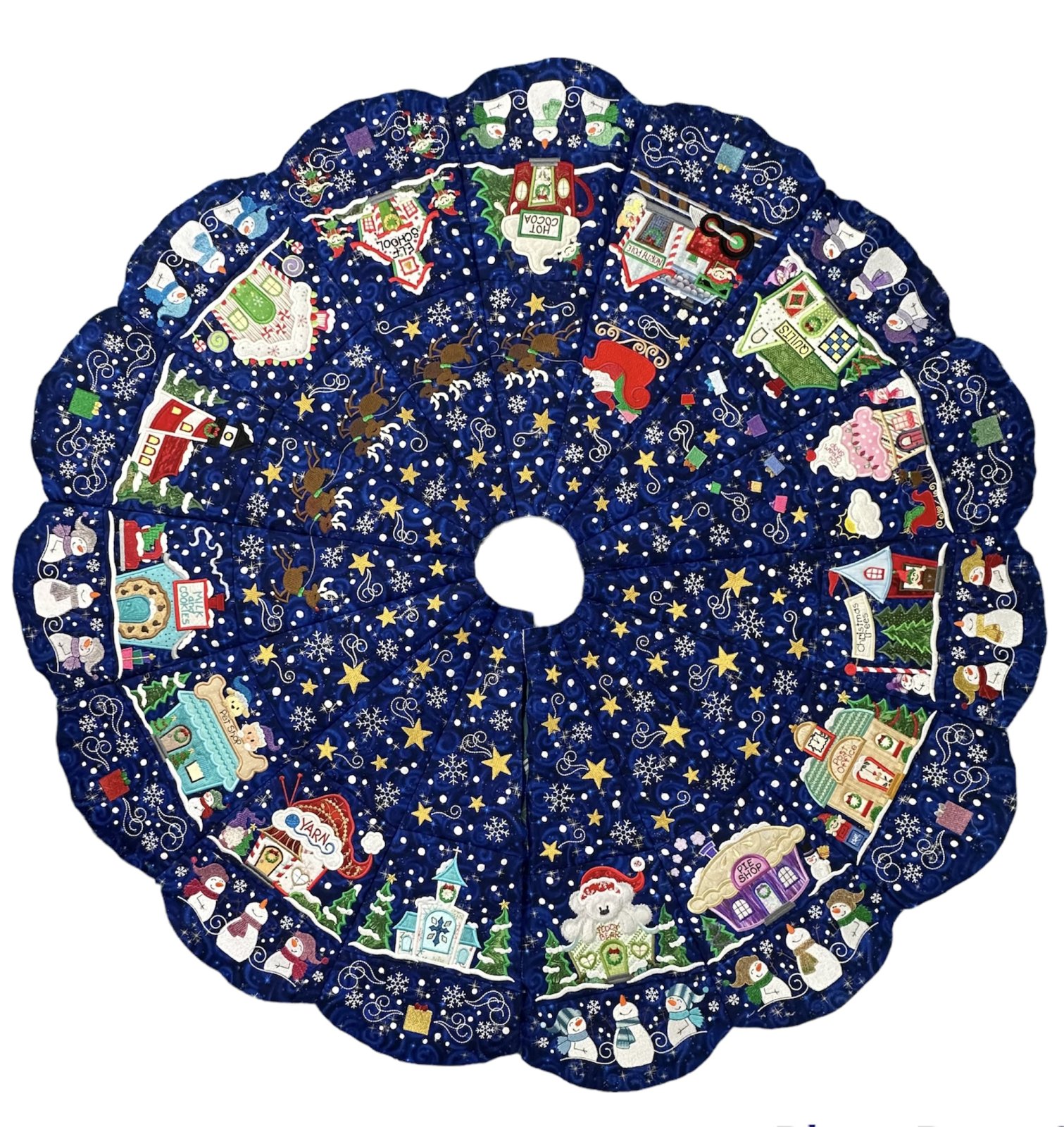 Christmas tree skirt (designs by juju)