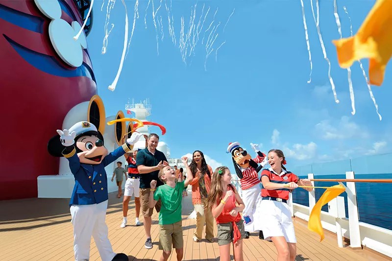 Detienen a 28 trabajadores de Cruceros Disney por pornografía infantil