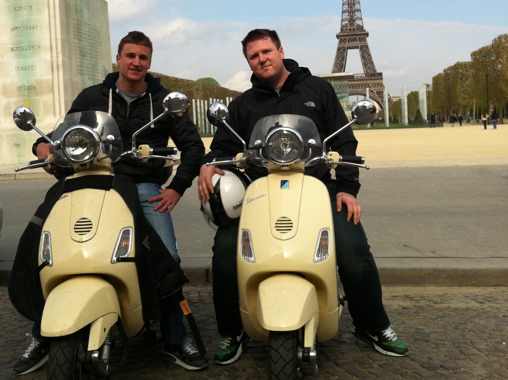 You'll feel like a movie star as you set off on the back of a classic italian scoote. 2 Wheel S Vespa Tours Things To Do In Paris