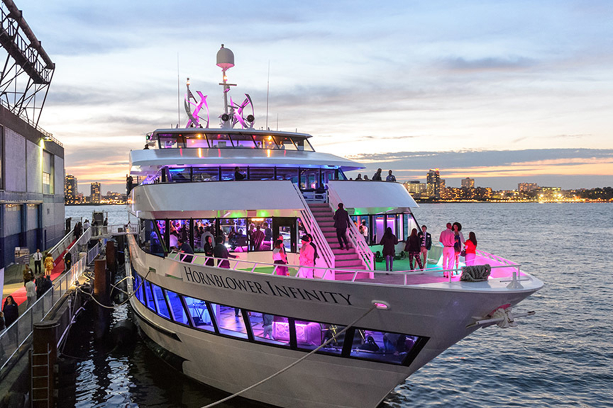 7 Best Dinner Cruises In Nyc For An Elegant Evening