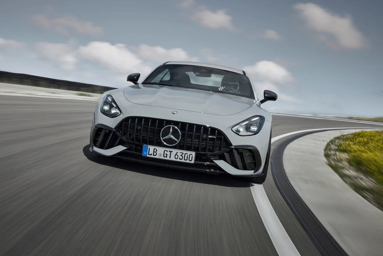 Max Verstappen Invited to Test Drive Mercedes-AMG’s New GT3 Racer! | Portimao Track Test (2026)