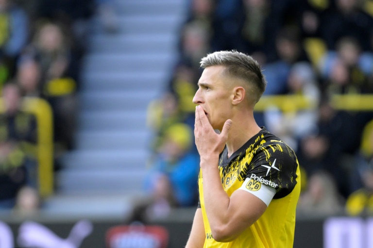 Diaz dazzles early and Kane strikes again as Bayern beat Frankfurt