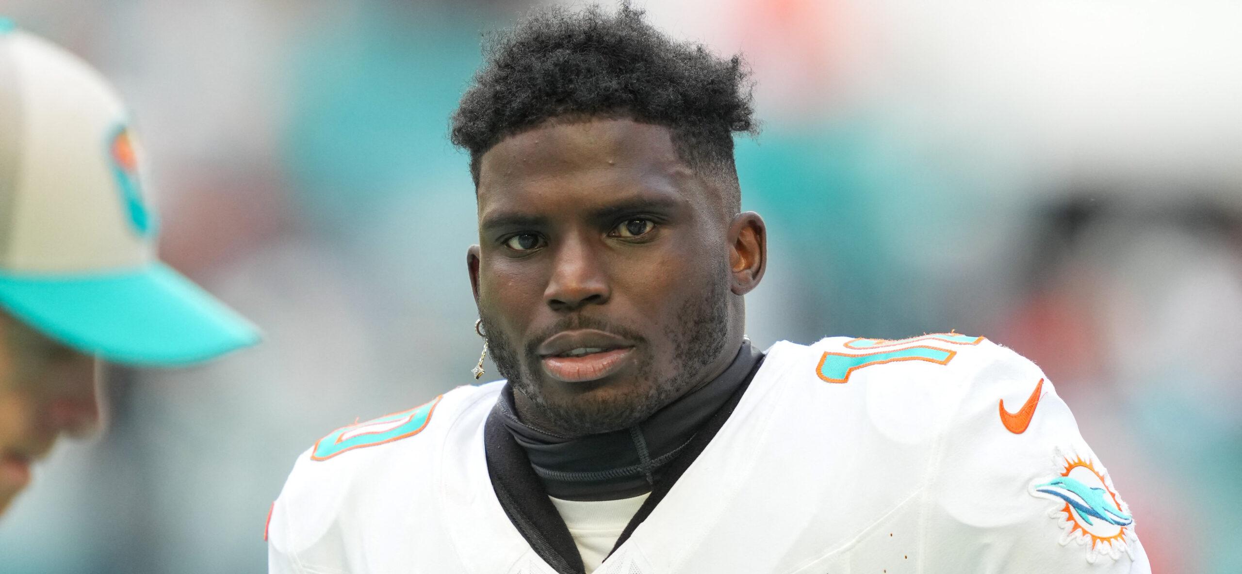 NFL Fans Seem Confident Tyreek Hill Is Thrilled About His Devastating Injury After Bizarre Reaction During MNF