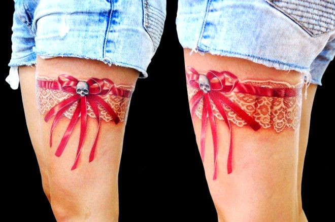 Tatuaggio Sulla Gamba Per Ragazze - Piccoli Tatuaggi Su Gamba, Iscrizioni, Motivi, Fiocchi, Fiori, Bracciale, Giarrettiera, Piume, Gufi 438_x_660_jpg
