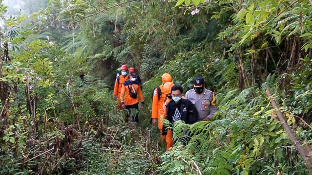 Pendaki Gunung Agung Asal Denpasar Dievakuasi, Alami Kram dan Kelelahan