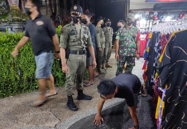 Tidak Pakai Masker, Tim Gabungan Beri Sanksi Push Up