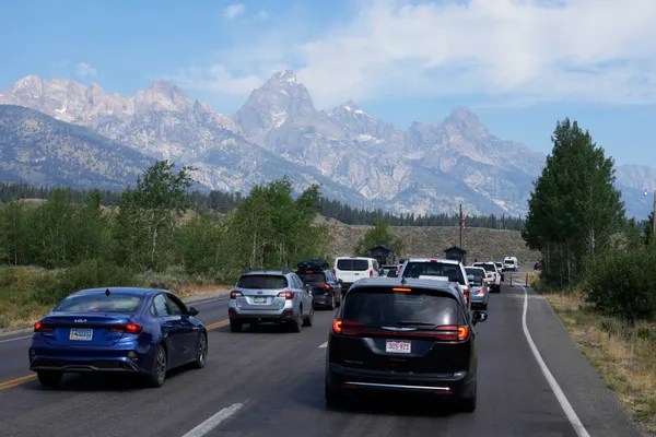 Is Trump Admin Building Interstate Through Yellowstone And Grand Teton Grand Teton Traffic 