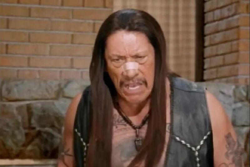 Danny Trejo Dead Or Alive - Download Professional Geometric Photo | Mobile