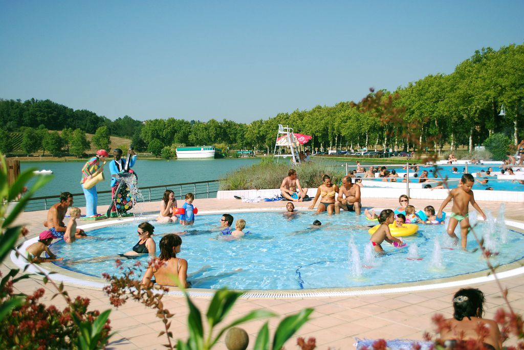 Camping Avec Espace Aquatique Pour Enfant Saint Gilles Croix De Vie Camping Avec Piscine Couverte A Saint Gilles Croix De Vie Vendee Camping Europa Givrand