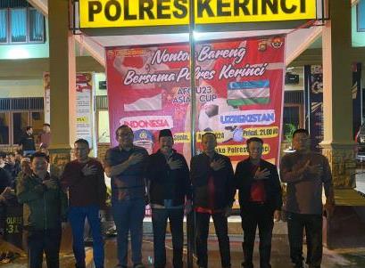 Polres Kerinci Gelar Nobar U-23, Ciptakan Semangat Nasionalisme Dan Ratusan Warga Hadir Disunguhkan Koliner Gratis.