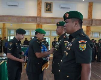Danrem 042 Gapu Jambi Brigjen TNI Racham Lantik Letkol Inf Eko Budiarto Dandim 0417 Kerinci Ganti Letkol Inf Andi Irawan.