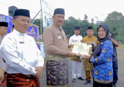 Pj Bupati Kerinci Asraf Pimpin Upacara Hari Pendidikan Nasional Tahun 2024 Diikuti Ribuan Guru