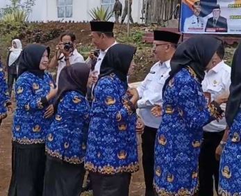 Penjabat Bupati Kerinci  Serahkan  SK  Pengangkatan 773 orang  PPPK Kerinci  