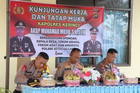 Kapolres Kerinci AKBP Muhammad Mujib,SH.S.I.K Bersama Ketua Bhayangkari Safari Ke Polsek-Polsek.