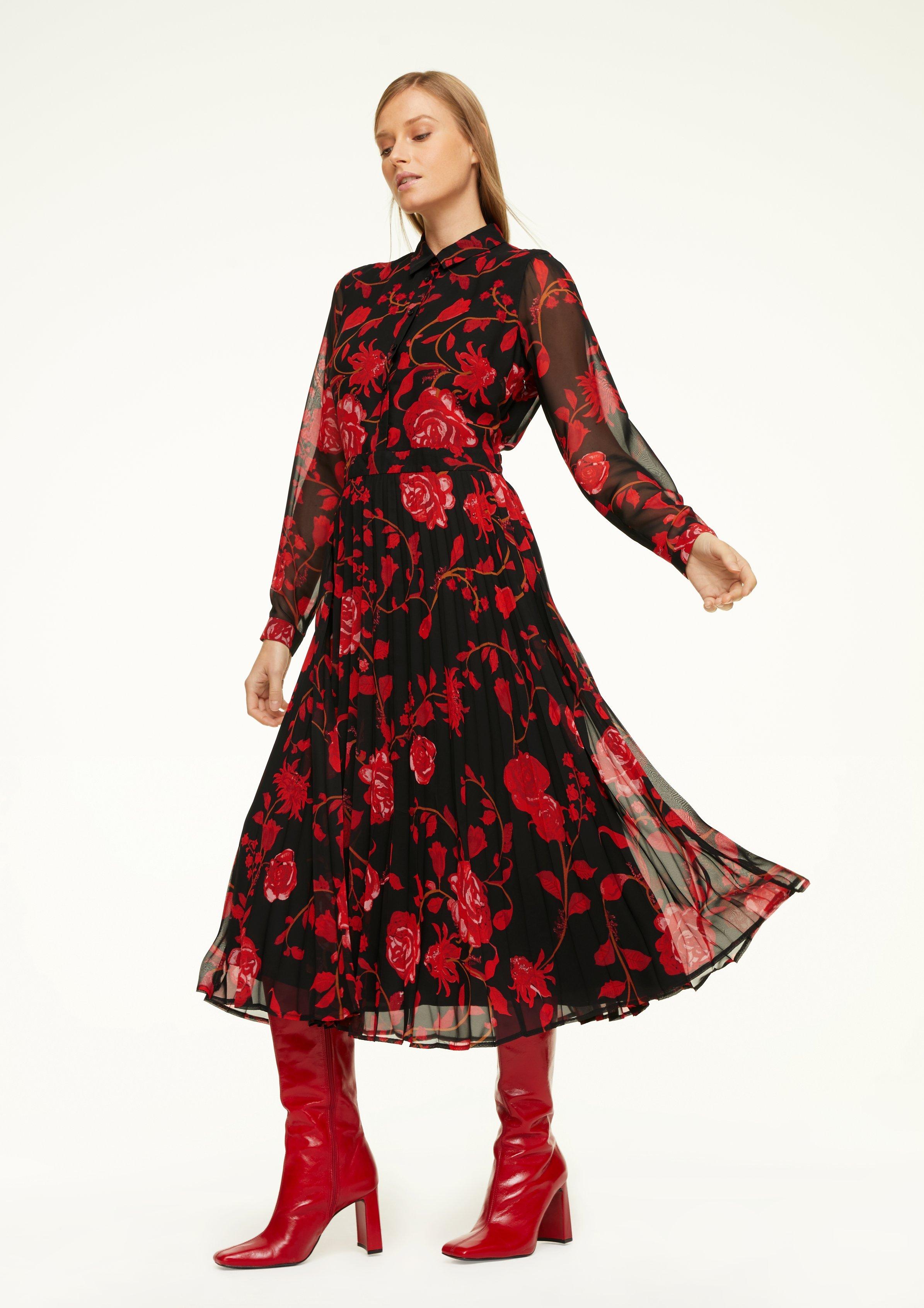 We Love Floral Prints On Dresses Blouses And T Shirts Floral Prints