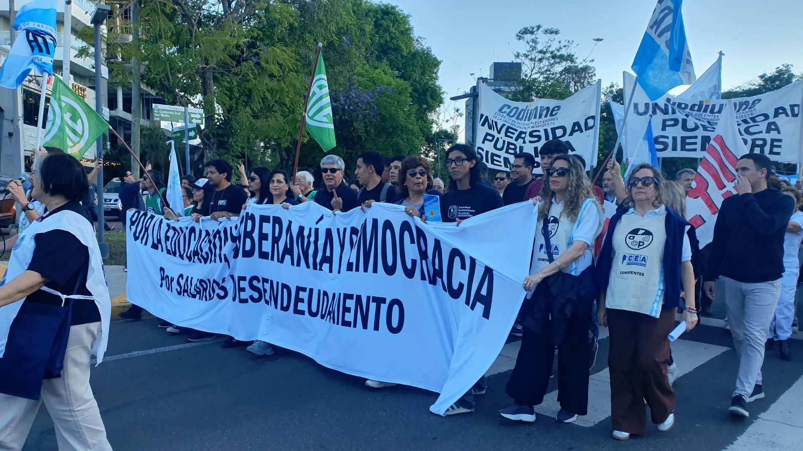Marcha universitaria en Corrientes
