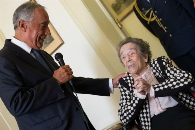Manuela de Azevedo com o Presidente da República na festa dos seus 105 anos (Foto: Presidência da República) 