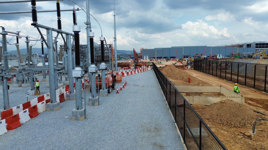 Access platform with Stabilization Geogrid