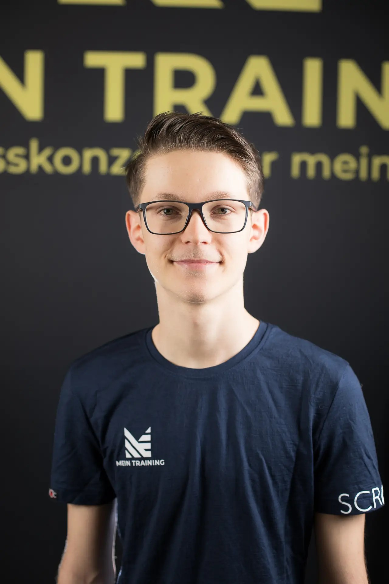Daniel Gondosch
Fitnessbetreuer