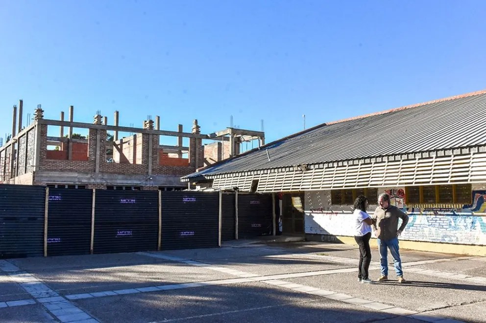 El CPEM 40 volvió a clases con esquema rotativo en su edificio reacondicionado