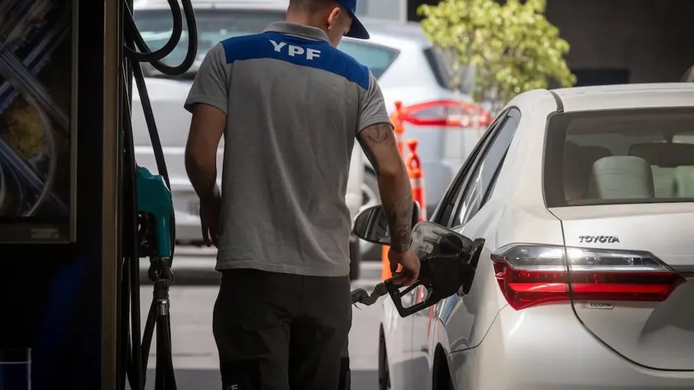 YPF aplicará precios de combustibles en tiempo real desde junio