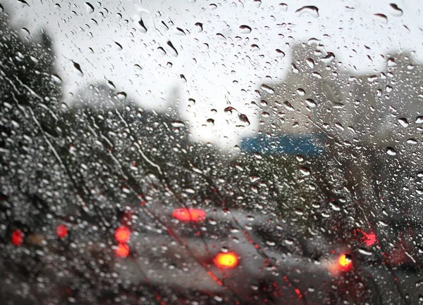 Chubascos matinales y bajas temperaturas en Neuquén este viernes