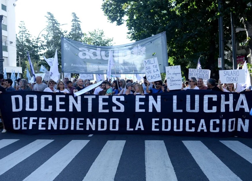 Salarios universitarios: 7,5% de aumento y pago extraordinario
