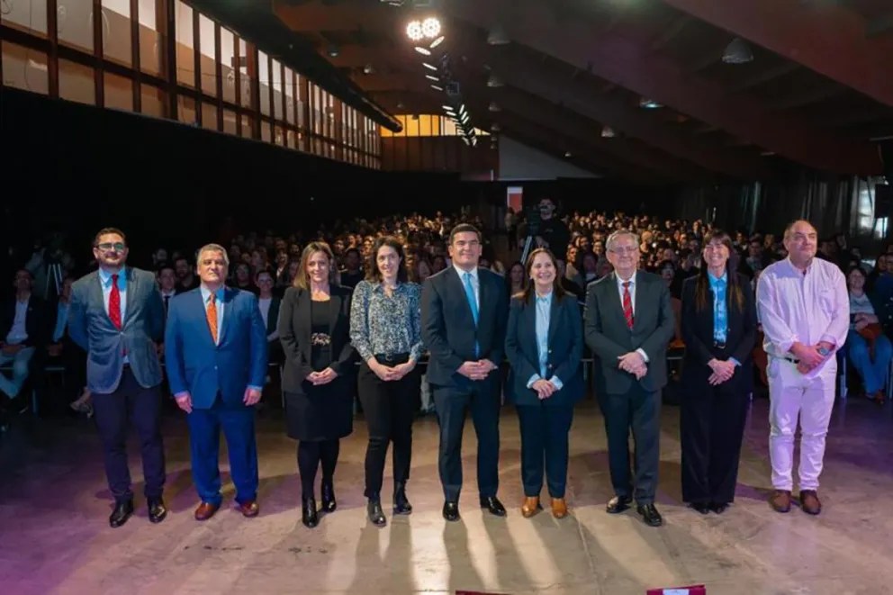 Especialistas presentaron directrices de IA para parlamentos