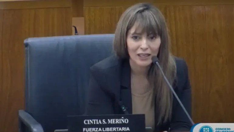 Cintia Meriño denuncia dificultades de jubilados para acceder a beneficios