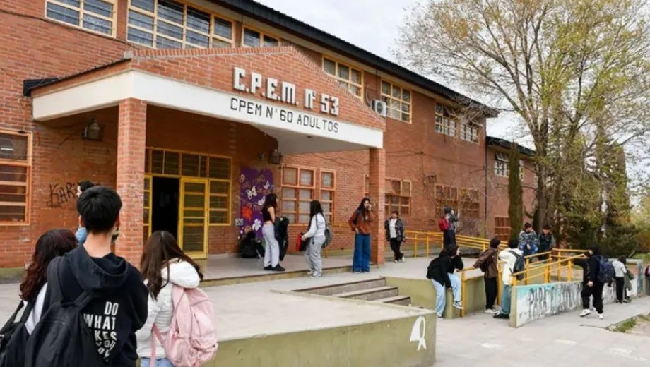 Escuelas secundarias, técnicas y agropecuarias: cuándo y cómo inscribirse para el ciclo 2026