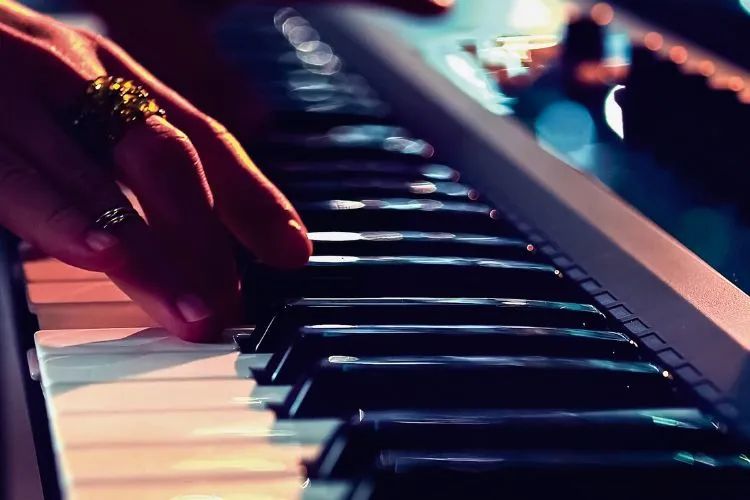 Synth Vs Keyboard Which One Is Better To Learn - Artistic Colorful Picture - Retina