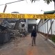 Tim Labfor Polda Jatim datangi Gudang PT Unirama Duta Niaga. (ist)