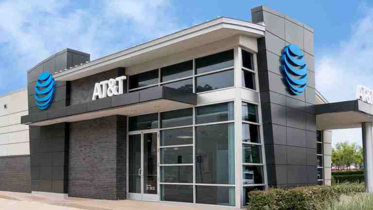 AT&T abandons hybrid model with five-day office work requirement