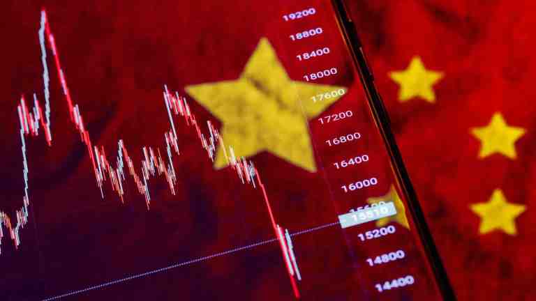 Asian markets mixed as China stocks drop and Singapore reports economic growth