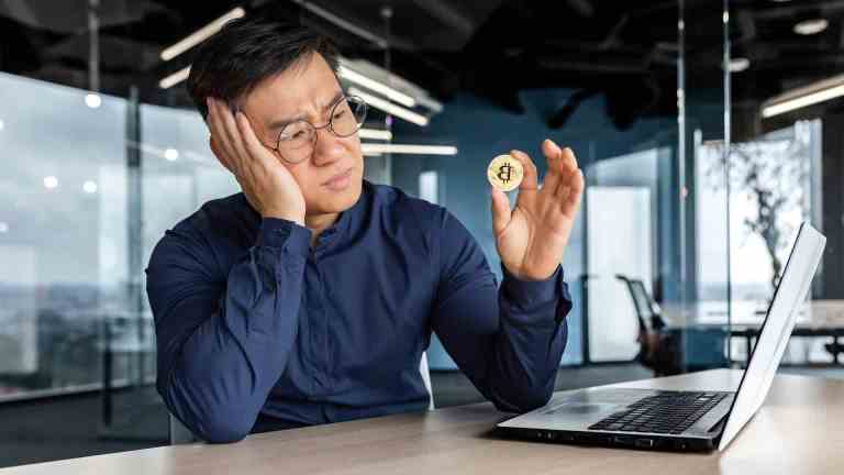 Crypto liquidations top $483 million as markets react to Fed outlook