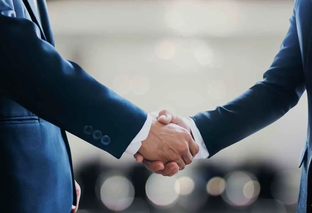 A Arte da Negociação: Habilidades Essenciais para Avançar na Carreira