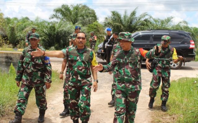 Wasev Aster Panglima TNI Kunjungi Sasaran TMMD ke-115 di Tanah Mas