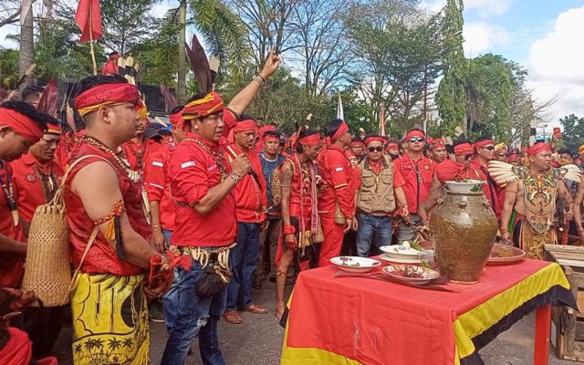 Pasukan Merah Tuntut Plasma 20% ke Perusahaan Sawit Melalui Pemda Kotim